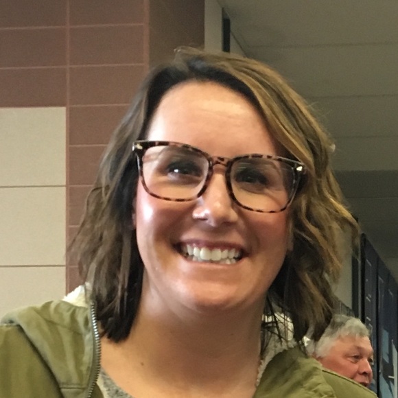 Meet your Posher, Heather - Picture 1 of 1